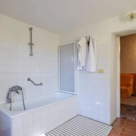 Vakantiehuis Casa Colonica, Tra Versilia E Lucca